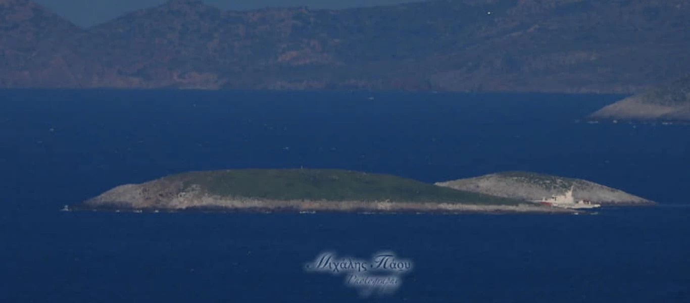 Αποκαλυπτικές φωτογραφίες από τα Ίμια: Μόνο τουρκικά σκάφη περιπολούν την περιοχή!